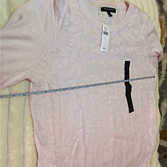 SALE, Brand New Banana Republic Sweater - Picture 9 of 9